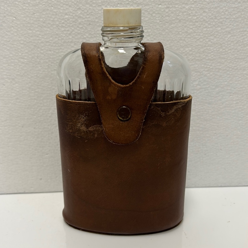 VTG hip flask with genuine English leather